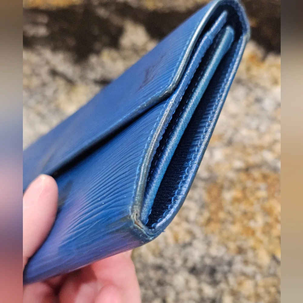 Louis Vuitton Blue Women's Bag - Picture 12 of 16